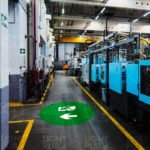 La projection de panneau lumineux au sol une technologie innovante également pour indiquer les sorties de secours en industrie et logistique